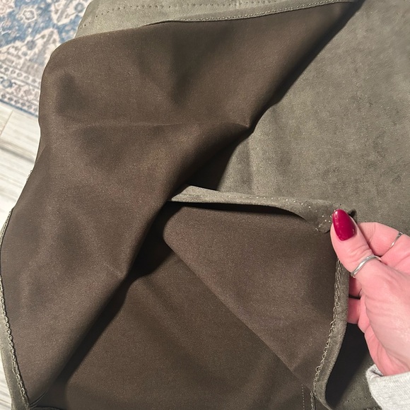 Max Studio London 26”W Faux Suede Wrap Mini Skirt Army Green - Picture 11 of 15